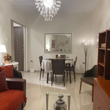 Crimson Suite: 1-Bedroom Apartment In Salonicco Esterno foto
